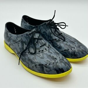 Biion Unisex Camouflage Golf Shoes with Yellow Soles